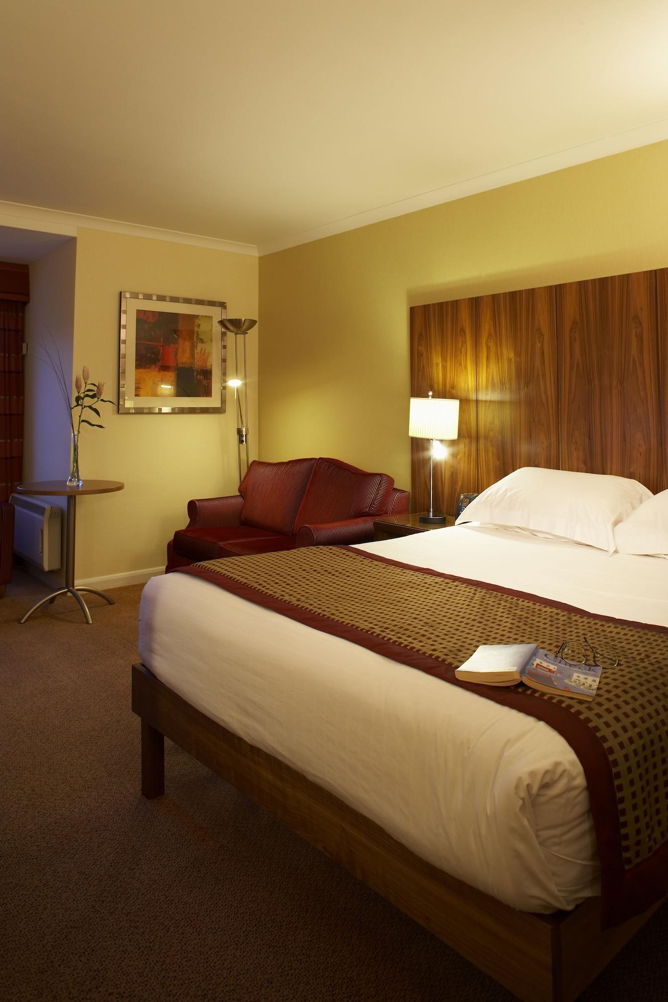 Delta Hotels By Marriott Milton Keynes Exterior foto