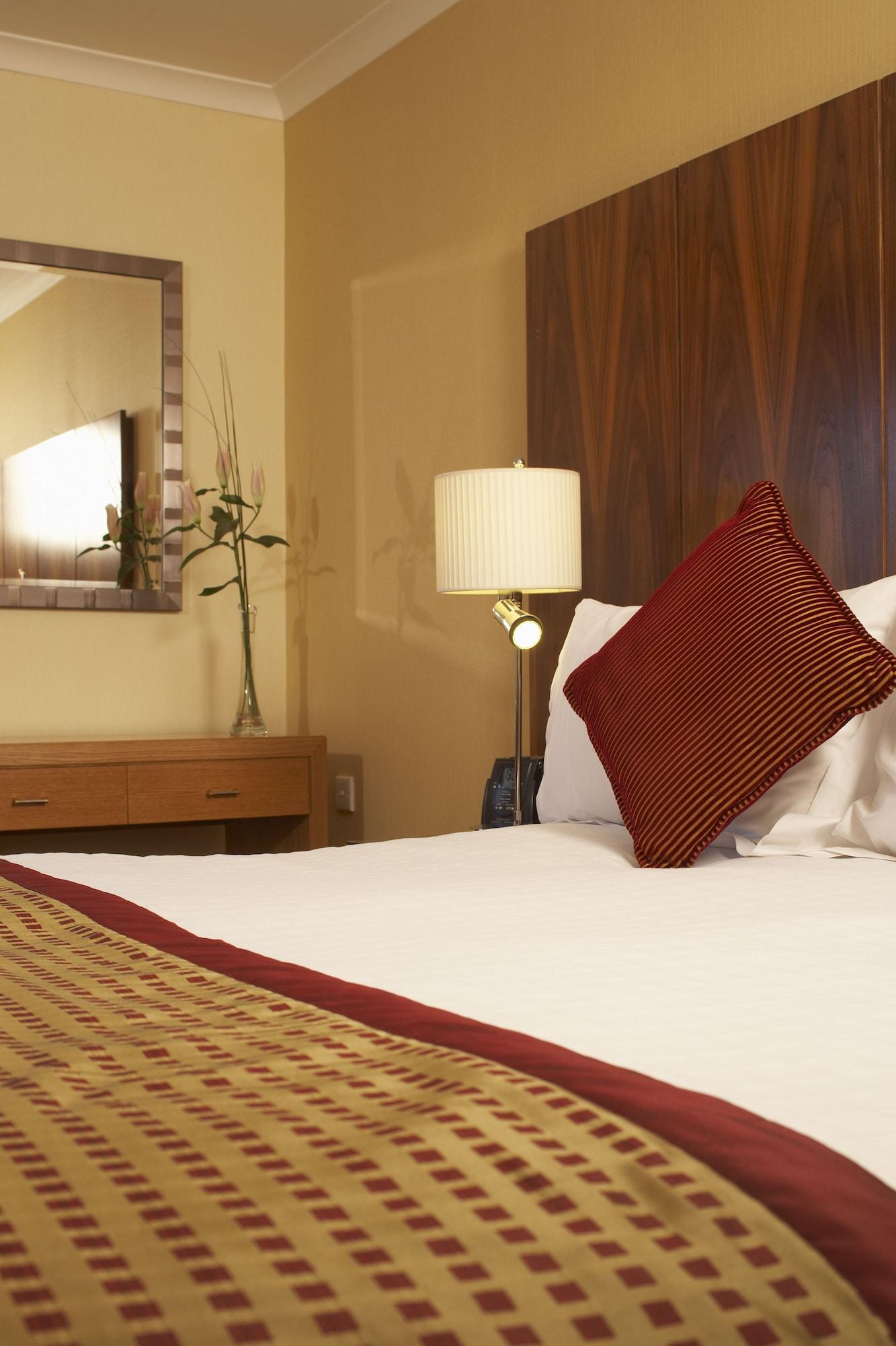 Delta Hotels By Marriott Milton Keynes Exterior foto