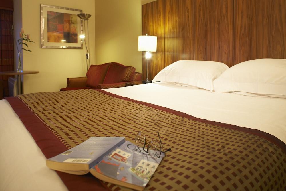 Delta Hotels By Marriott Milton Keynes Exterior foto
