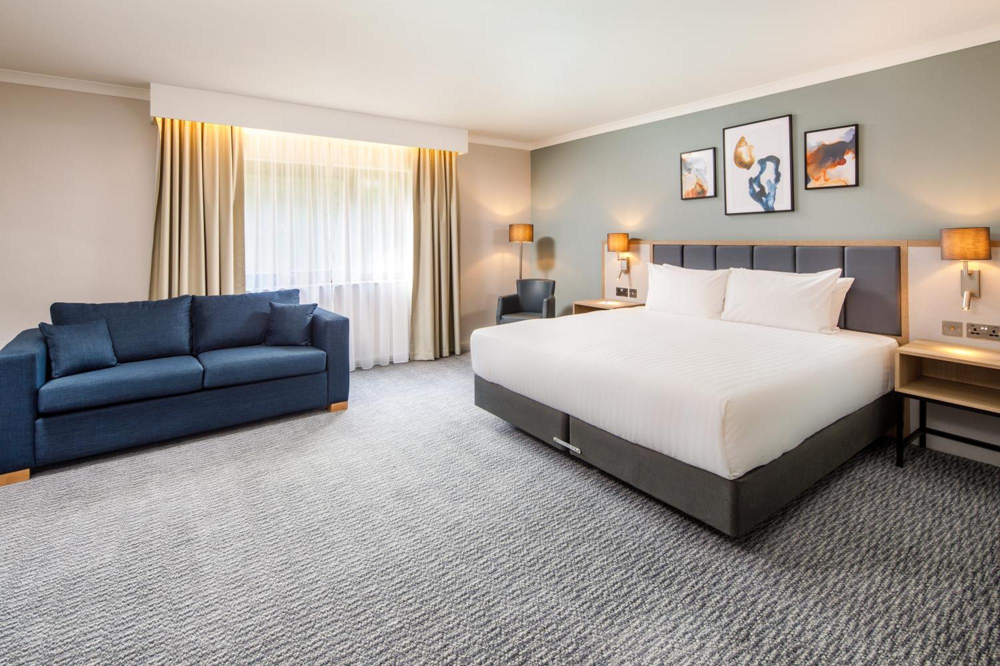 Delta Hotels By Marriott Milton Keynes Exterior foto