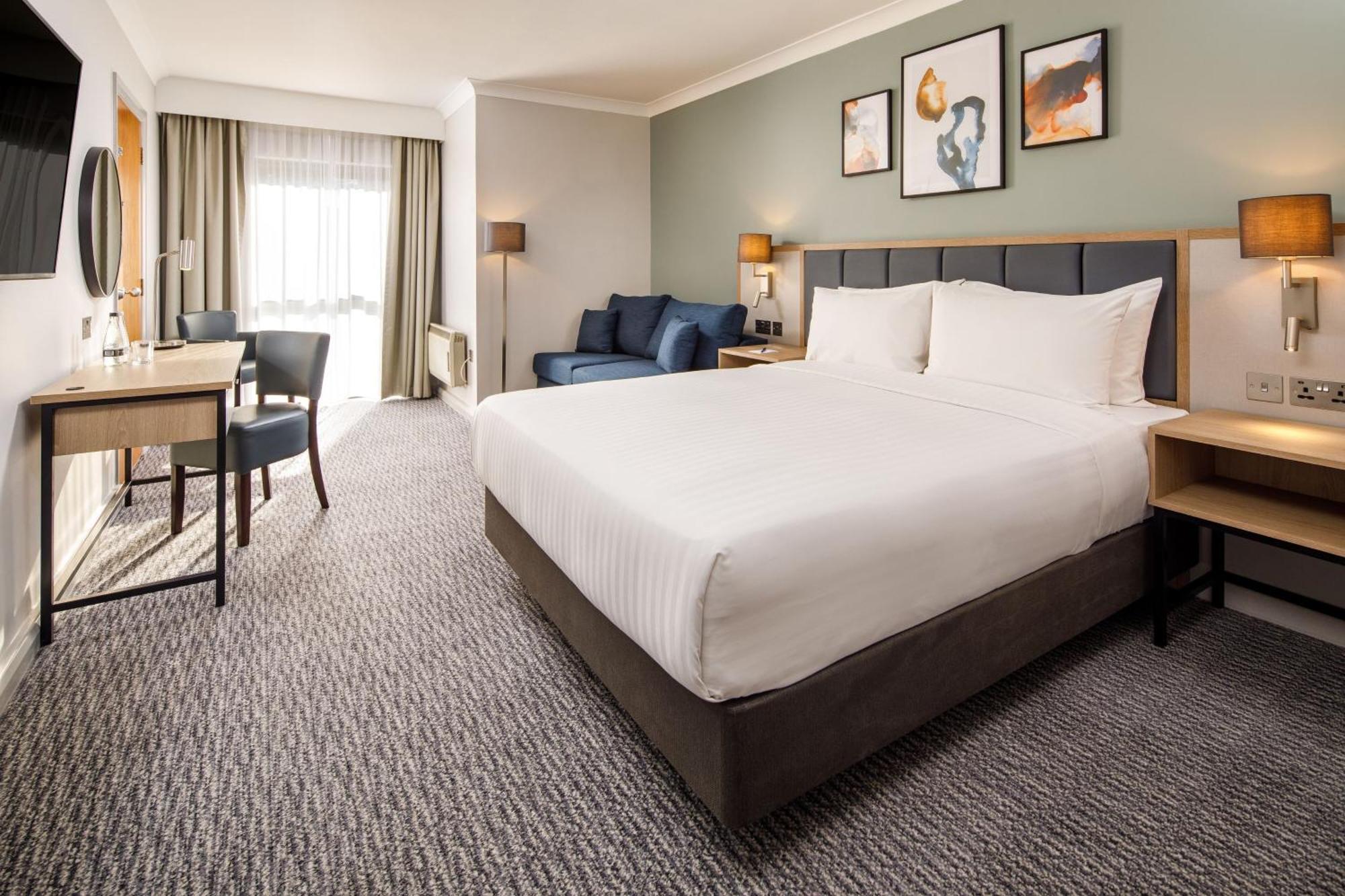 Delta Hotels By Marriott Milton Keynes Exterior foto