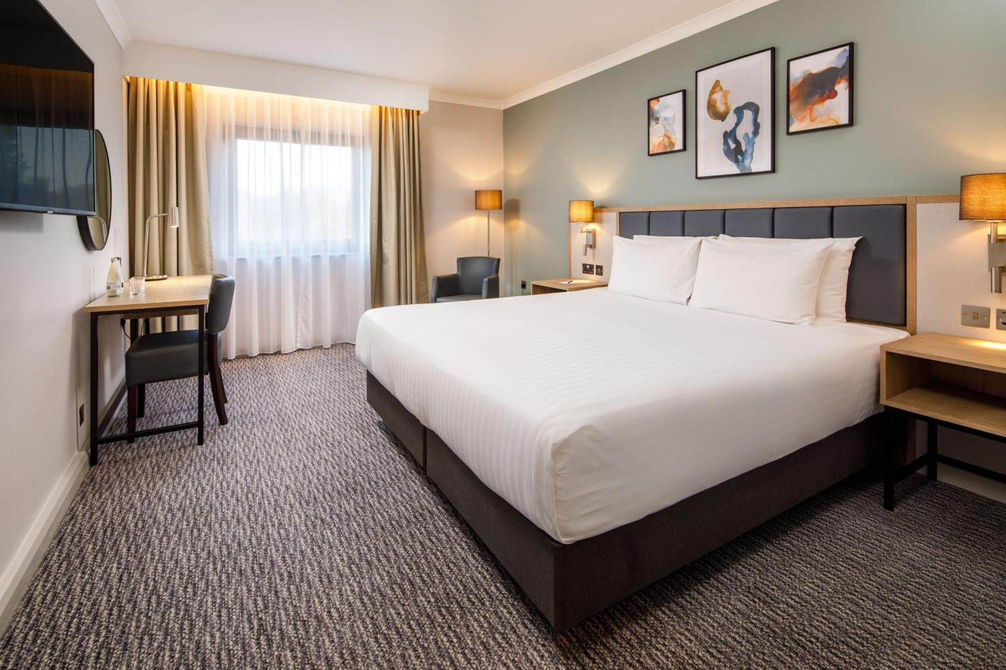 Delta Hotels By Marriott Milton Keynes Exterior foto
