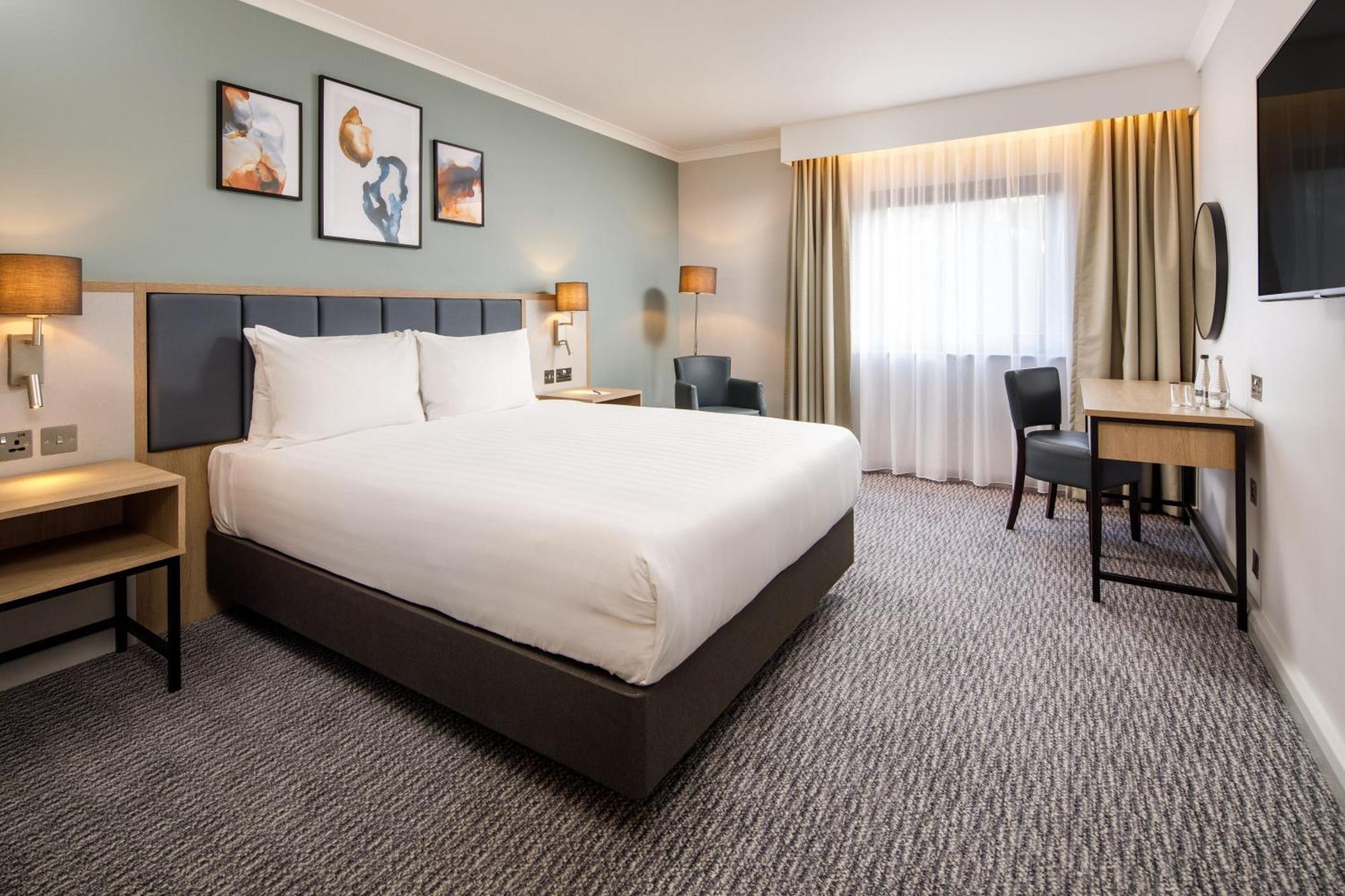 Delta Hotels By Marriott Milton Keynes Exterior foto