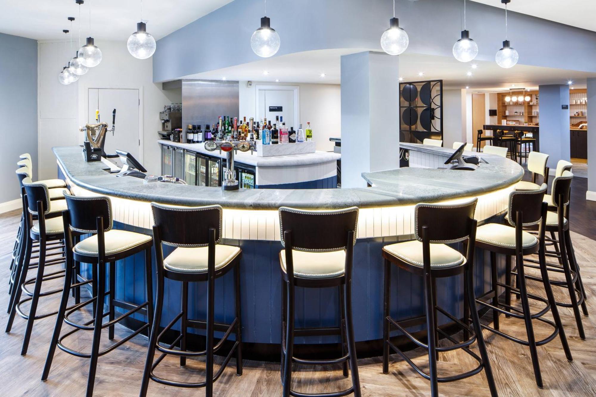Delta Hotels By Marriott Milton Keynes Exterior foto